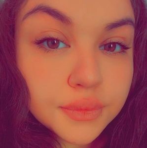 Meet your Posher, Leticia